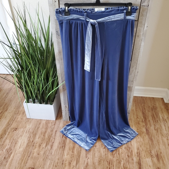 *INC VELVET WIDE LEG PANT* - Picture 2 of 5